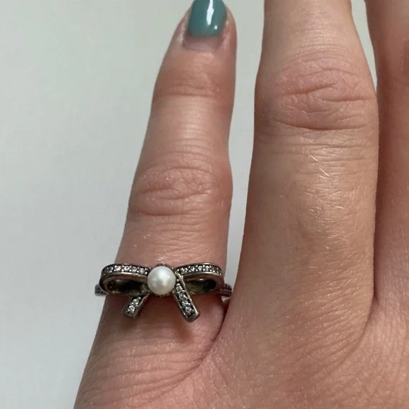 Pandora Silver and White Bow Ring - Picture 1 of 1